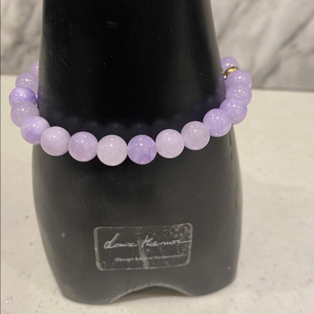 Lavender Agate Beaded Bracelet with sparkly Gold Accents - Picture 5 of 6